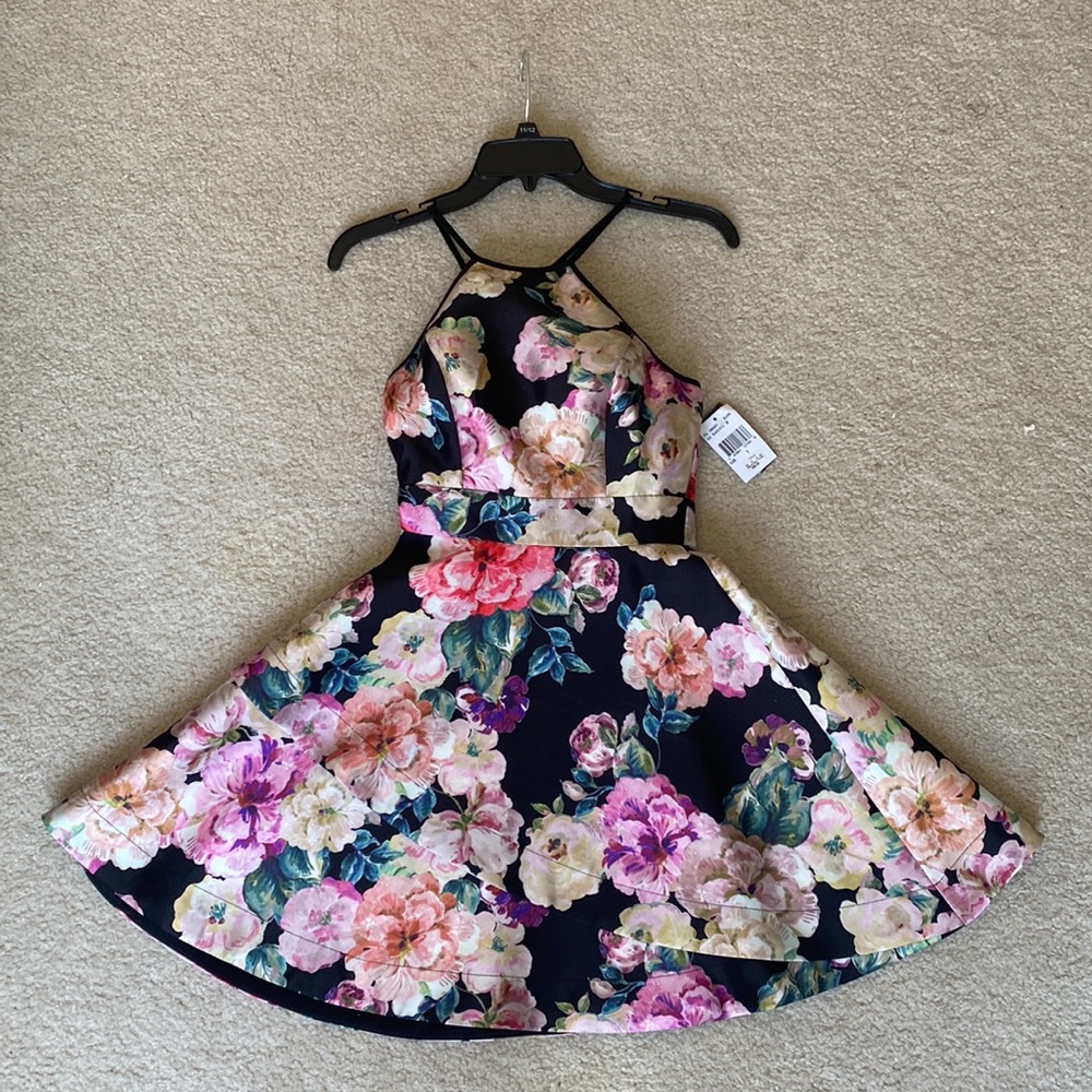 NWT Black Rose Halter Neck Formal/Homecoming Dress